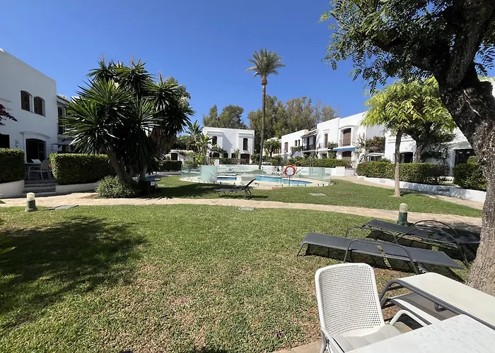 Villa - Playa - 2 Con Jardin Y Acceso Directo A La Piscina Is15 *